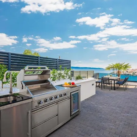 Luxury With Swimming Pool And Sauna فيلة