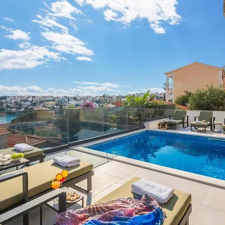 Luxury With Swimming Pool And Sauna Villa Trogir