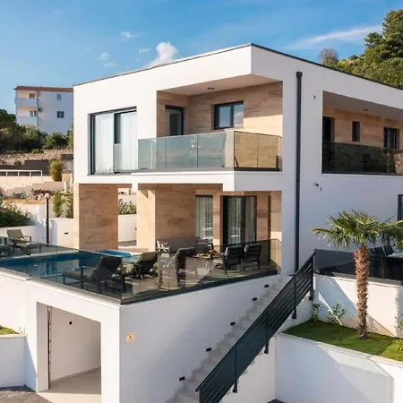 Villa Luxury With Swimming Pool And Sauna