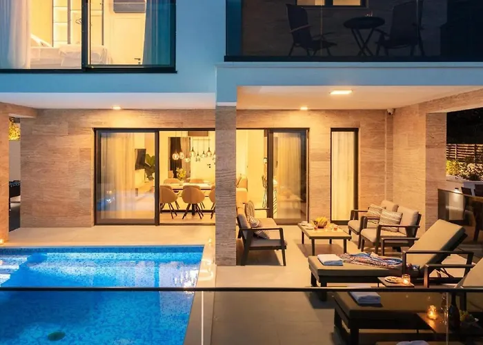 Luxury With Swimming Pool And Sauna Villa