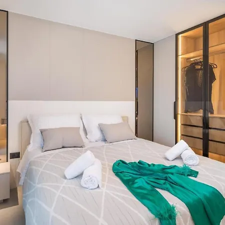 Vila Luxury With Swimming Pool And Sauna