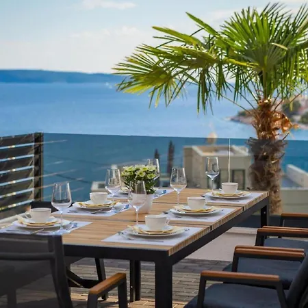 Luxury With Swimming Pool And Sauna Vila